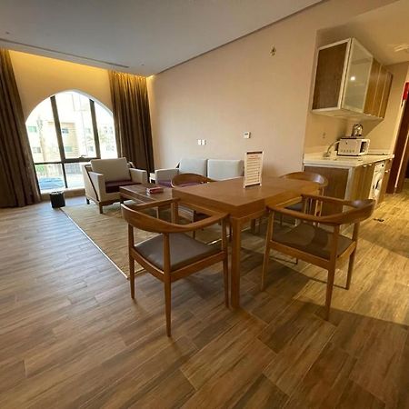 Hosta Al Yasmin Aparthotel Рияд Екстериор снимка