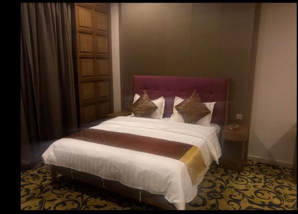 Hosta Al Yasmin Aparthotel Рияд Екстериор снимка