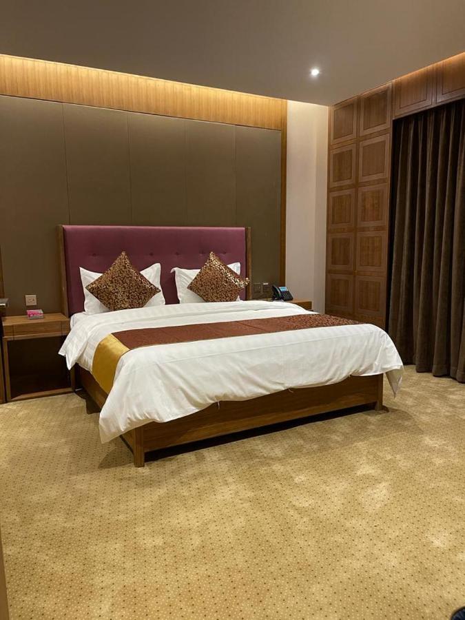 Hosta Al Yasmin Aparthotel Рияд Екстериор снимка