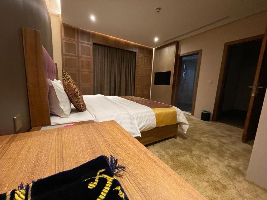 Hosta Al Yasmin Aparthotel Рияд Екстериор снимка