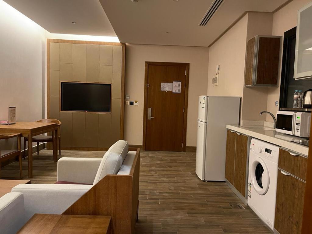 Hosta Al Yasmin Aparthotel Рияд Екстериор снимка